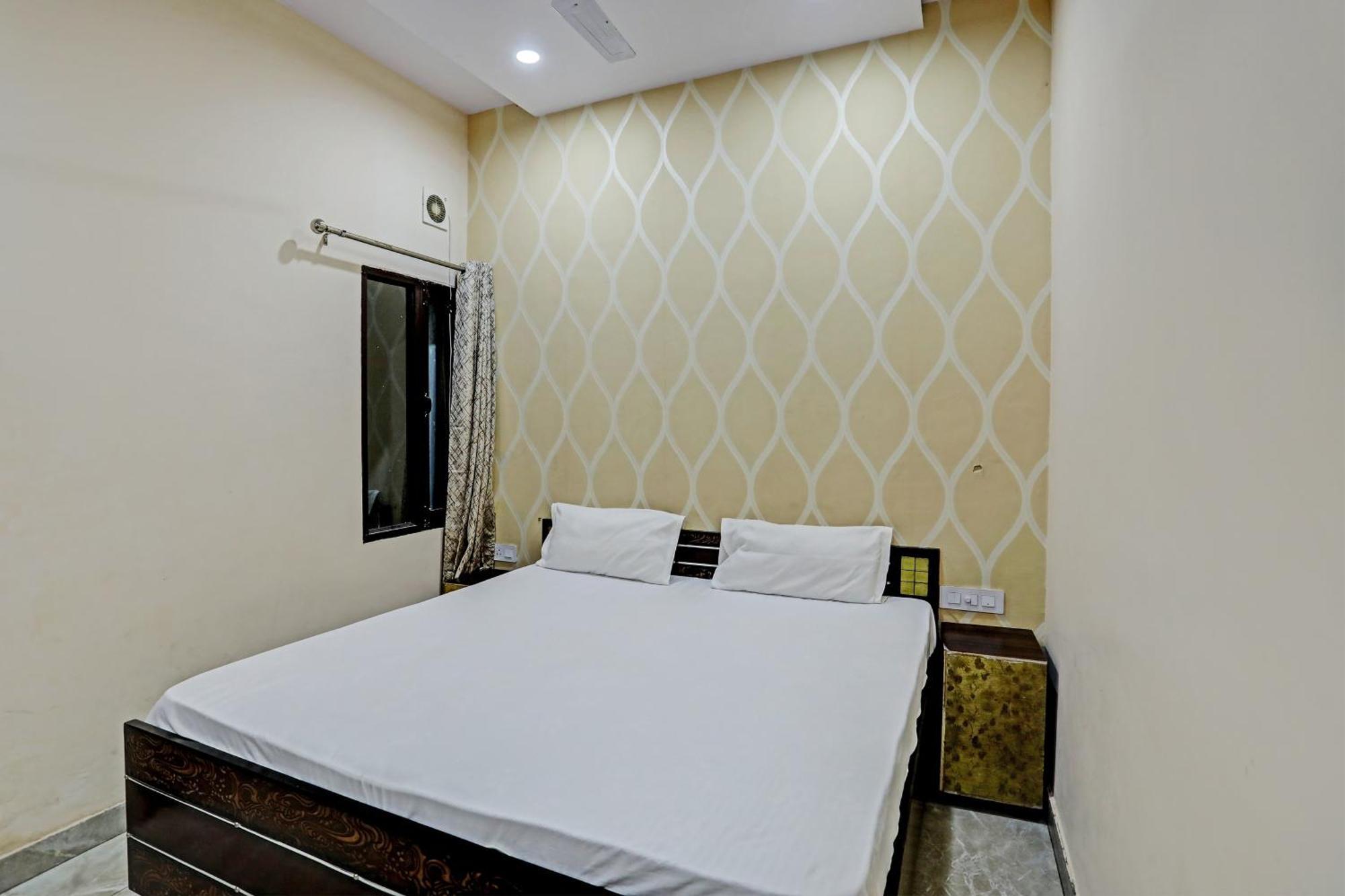 Dream Lounge Hotel Jalandhar Exterior photo