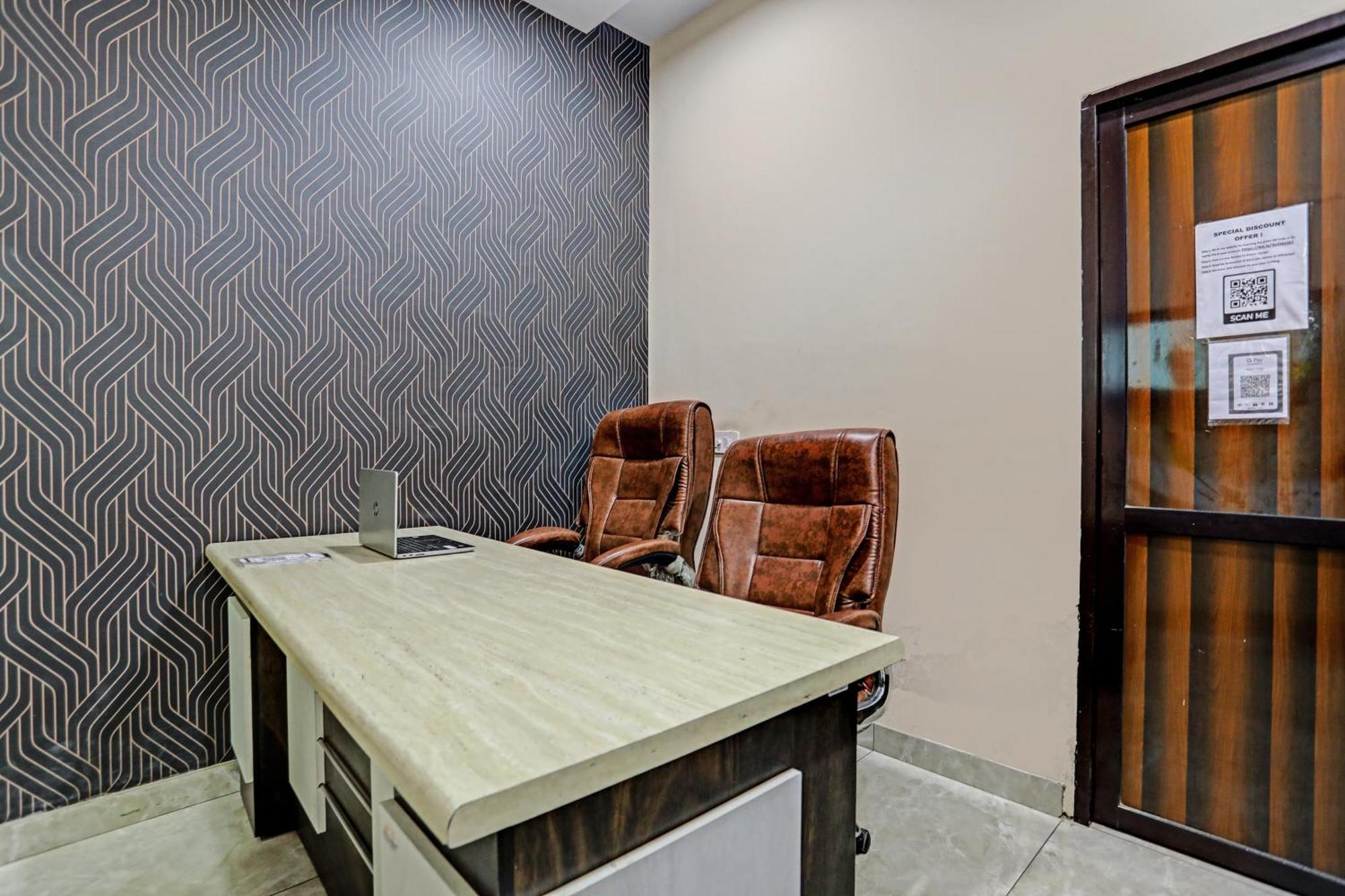 Dream Lounge Hotel Jalandhar Exterior photo