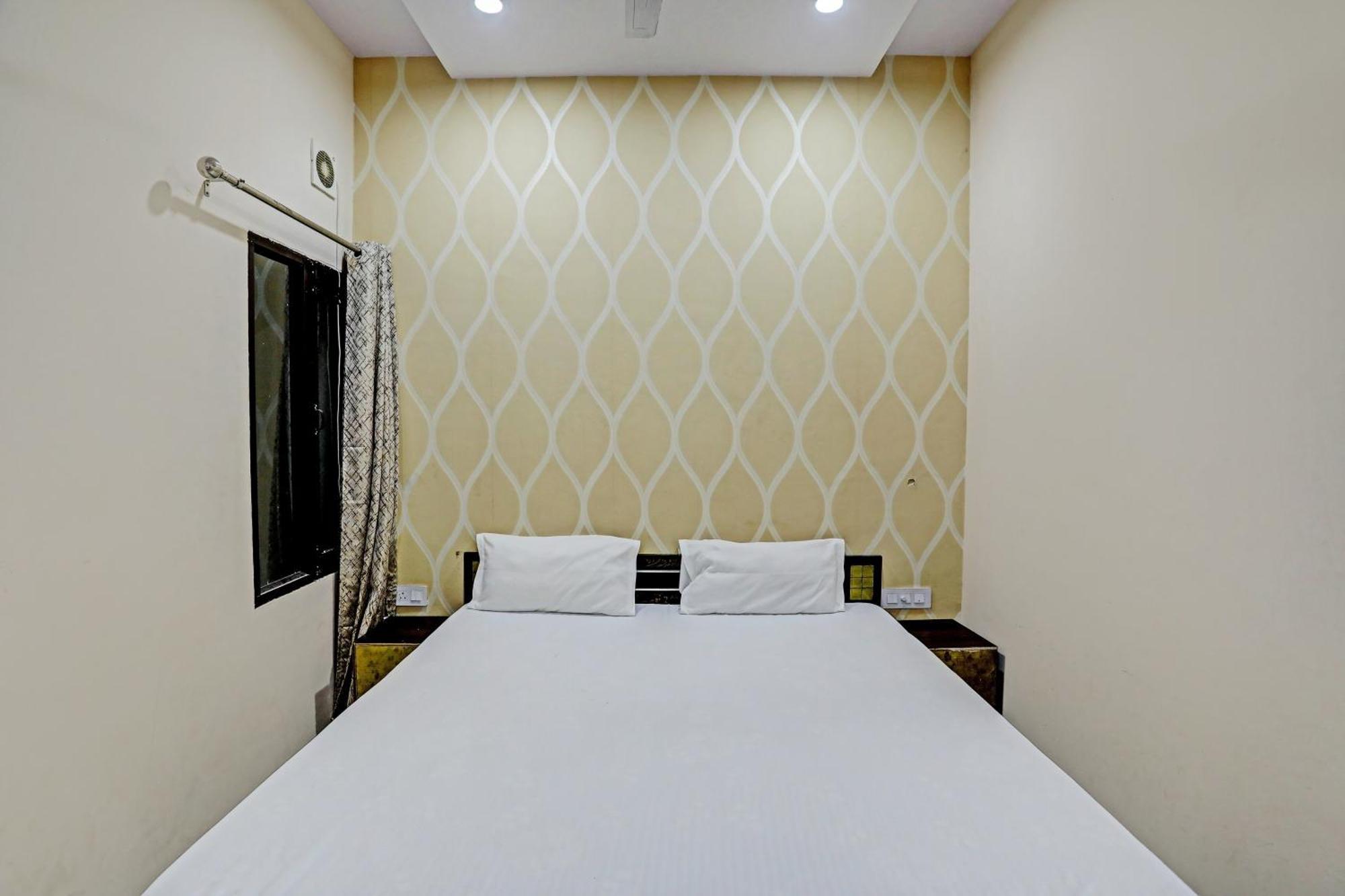 Dream Lounge Hotel Jalandhar Exterior photo